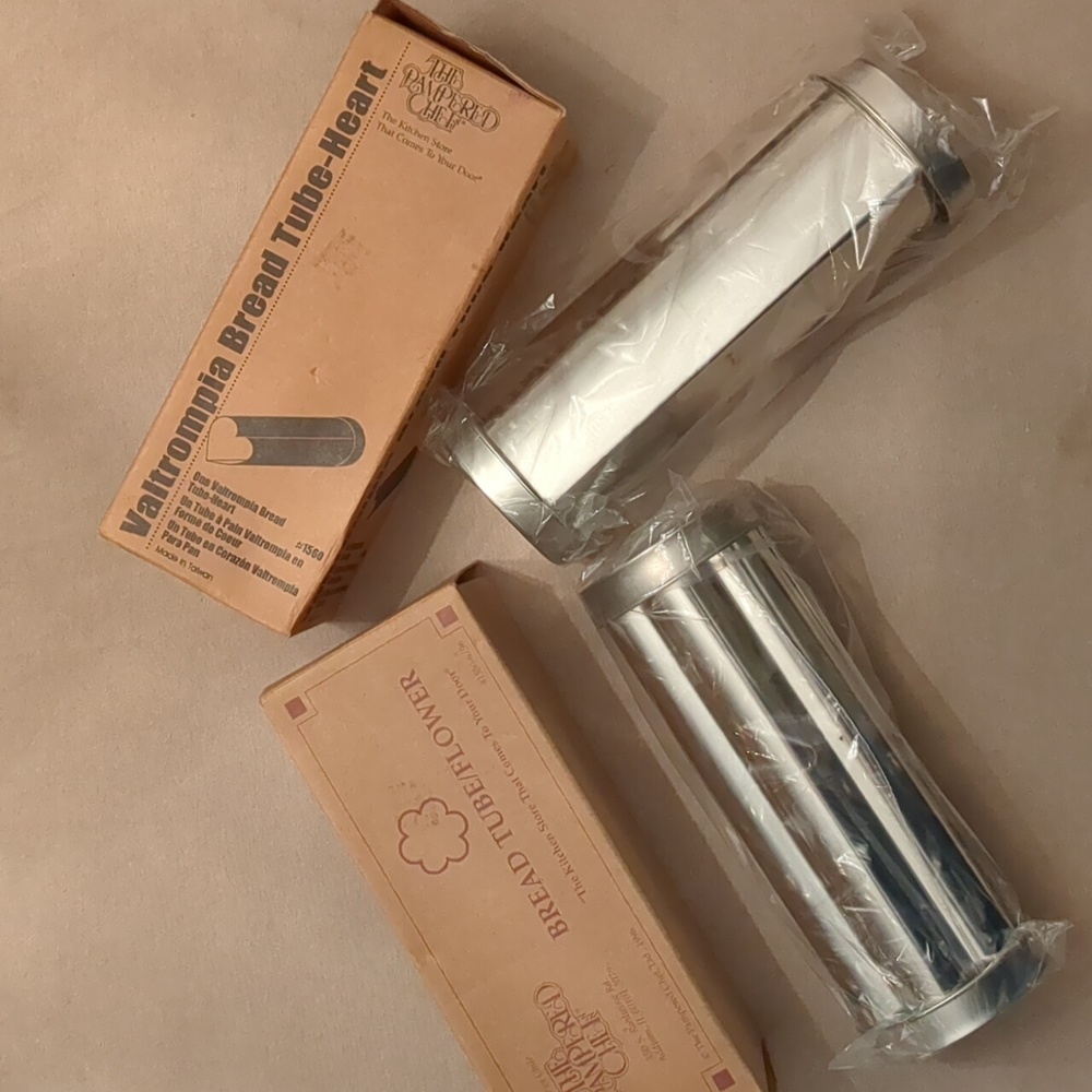 Pampered Chef Flower and Heart Bread Tubes
